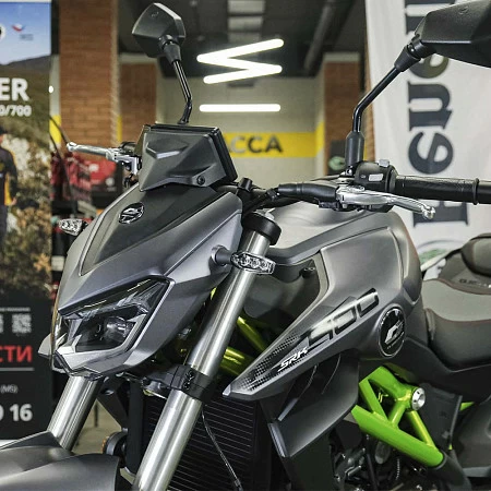 Мотоцикл QJ SRK 400 (серый/черный/зеленый)