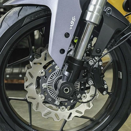 Мотоцикл QJ SRK 400 (серый/черный/зеленый)