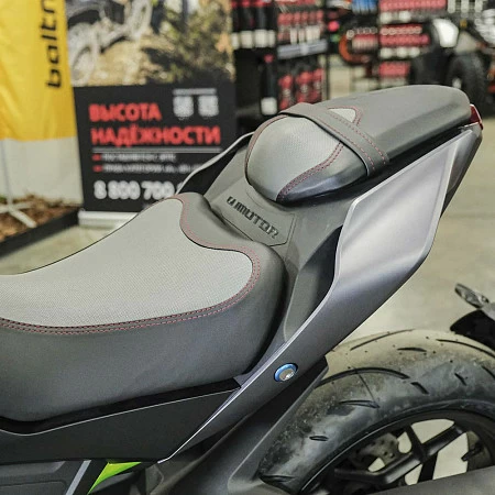 Мотоцикл QJ SRK 400 (серый/черный/зеленый)